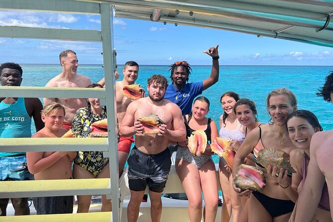 6HR-Provo Cays exploration with Lunch in Gracebay - Snorkeling on the reef, with stingray and dolphin chances near Little Water Cay