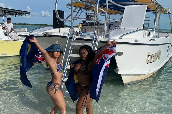 8HR Fullday Private Boat in Gracebay - Stop 4: Long Bay Beach and the La Famille ghost ship