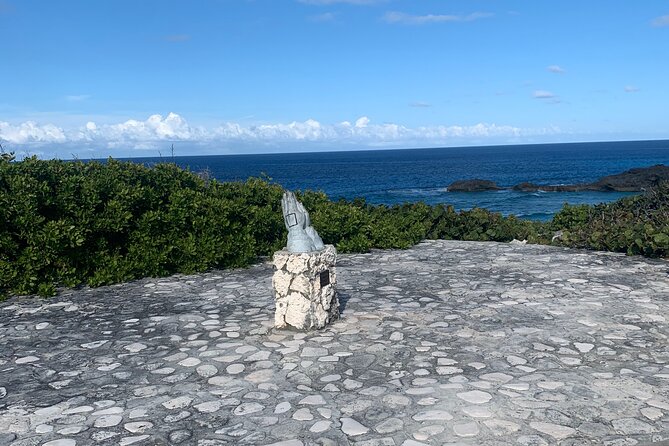 Discovery Tour and Treasure Hunt ( North and Middle Caicos) - Stop 4: Cottage Pond and the Karst Blue Hole Moment