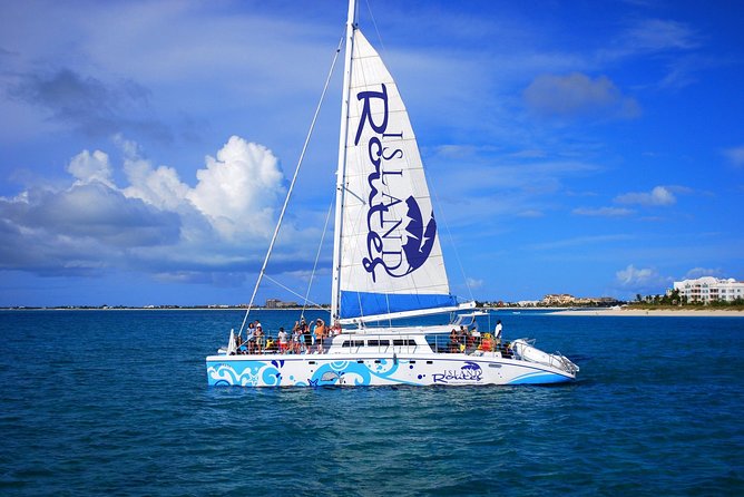 Family Catamaran & Snorkeling Cruise Turks & Caicos - Cruising Providenciales on a 65-foot catamaran