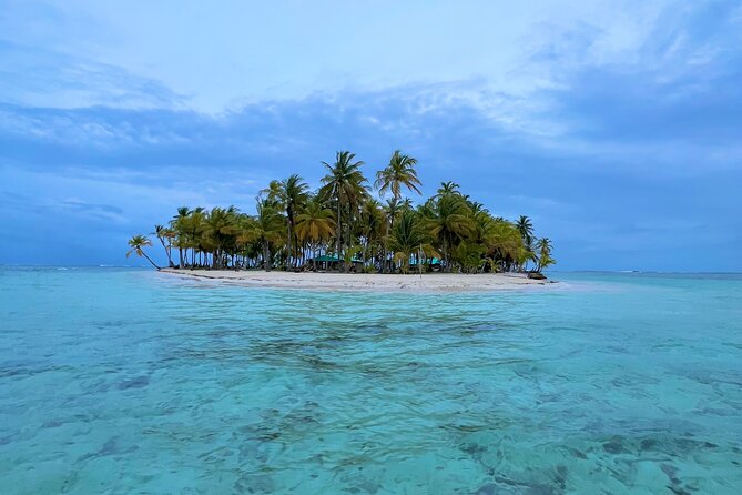 Full-Day Private Catamaran, Turks and Caicos Cruise - Stop 5: Little Water Cay (Iguana Island) for the Photo-Worthy Water and Nature