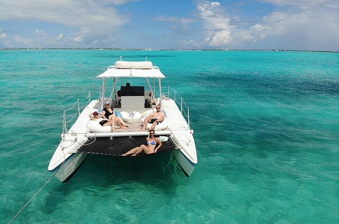 Half Day Private Charter of the Caicos Cays - Meeting point on Providenciales and getting there smoothly