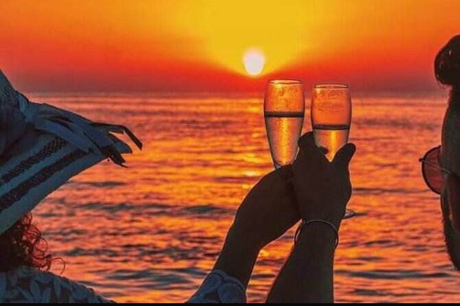 Private 2Hour Champagne Scenic Sunset cruise - Why a private 2-hour champagne sunset makes sense in Provo