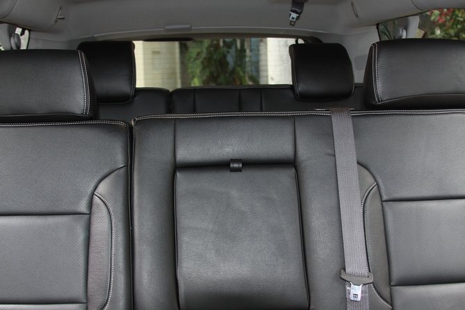 Private Luxury SUV Airport Transfer (Round-Trip) - SUV comfort, group size, and luggage rules you should plan for