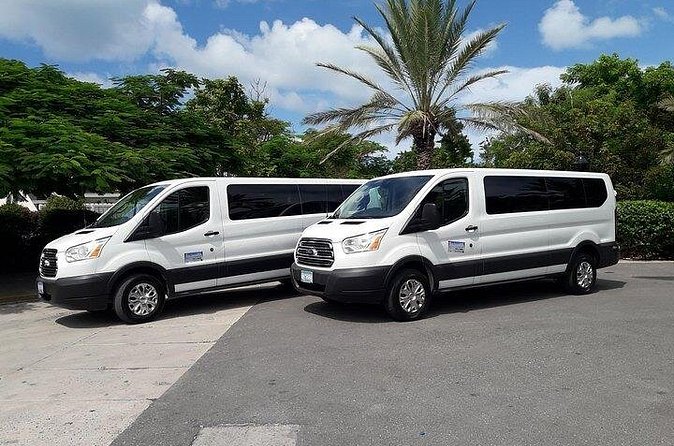 Providenciales Private Group Round Trip Airport Transfer - The optional supermarket stop on Grace Bay